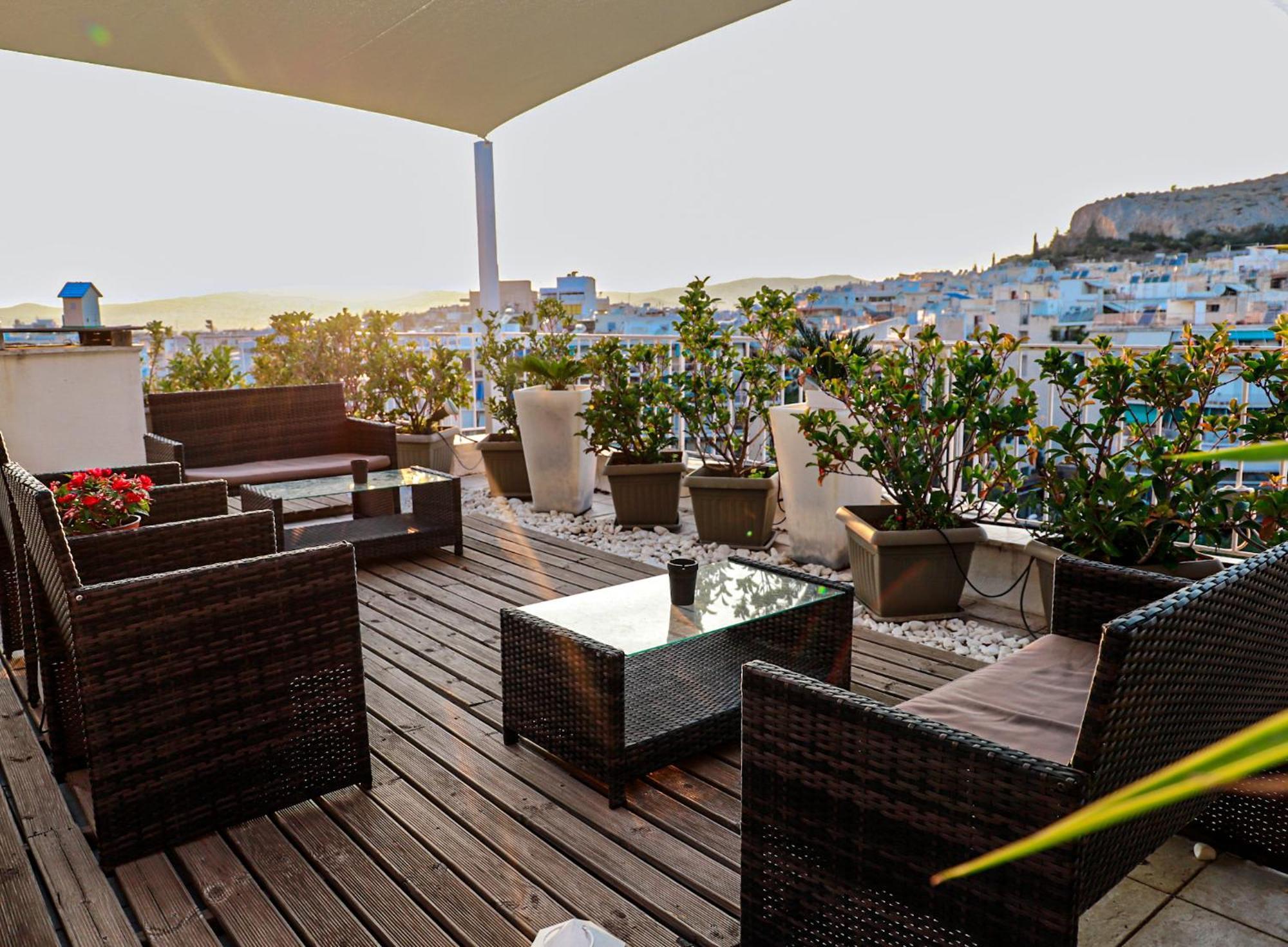 Ferienwohnung Renovated Studio With Roof Garden Access, 15 M Walk To Acropolis Athen Exterior foto